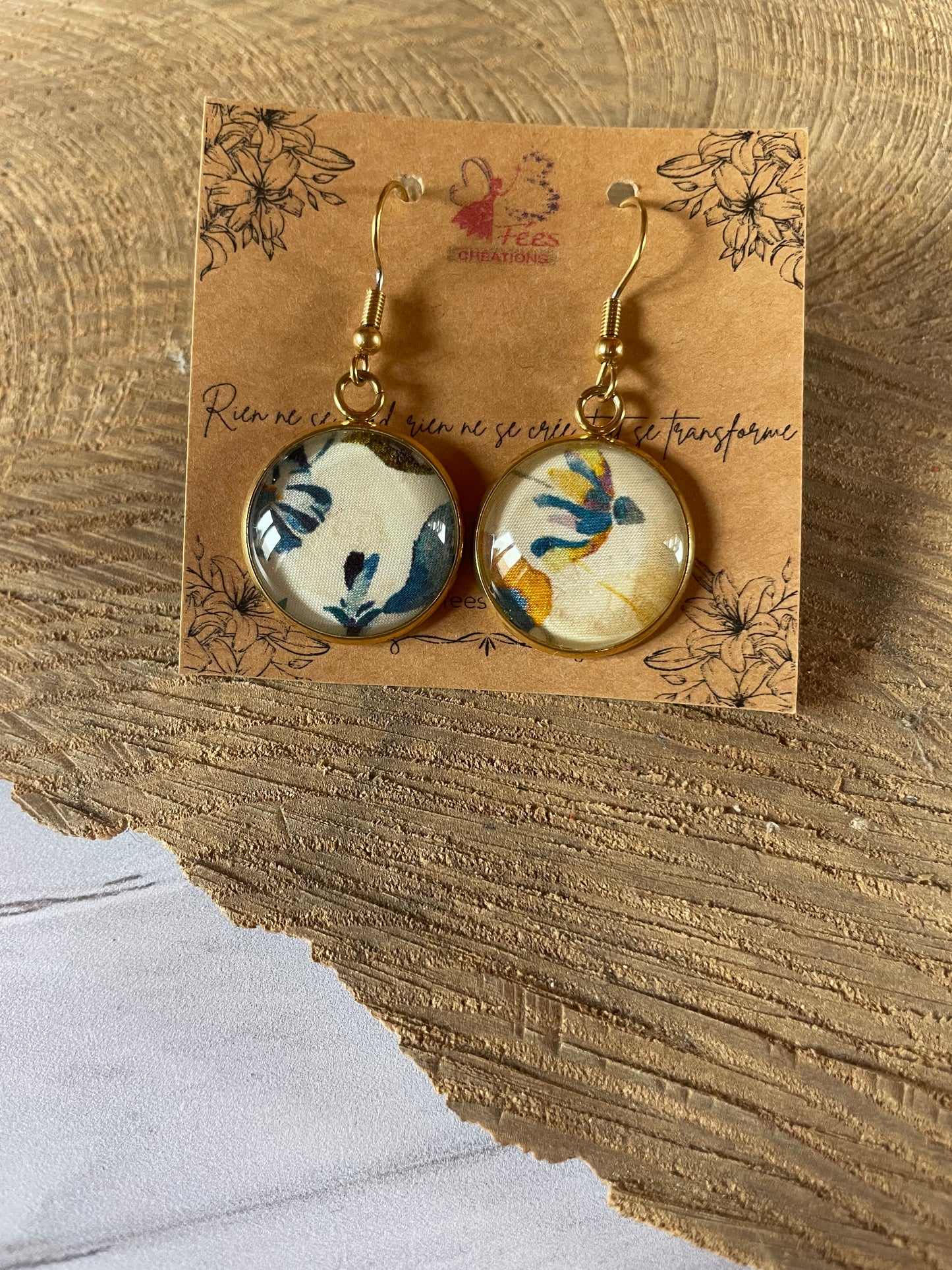 Boucles d'oreilles chute de tissus