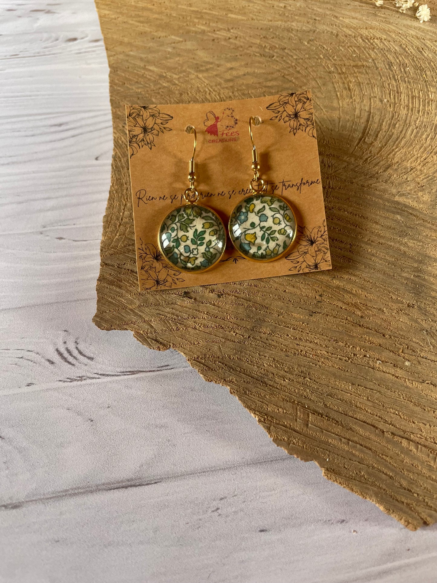 Boucles d'oreilles chute de tissus