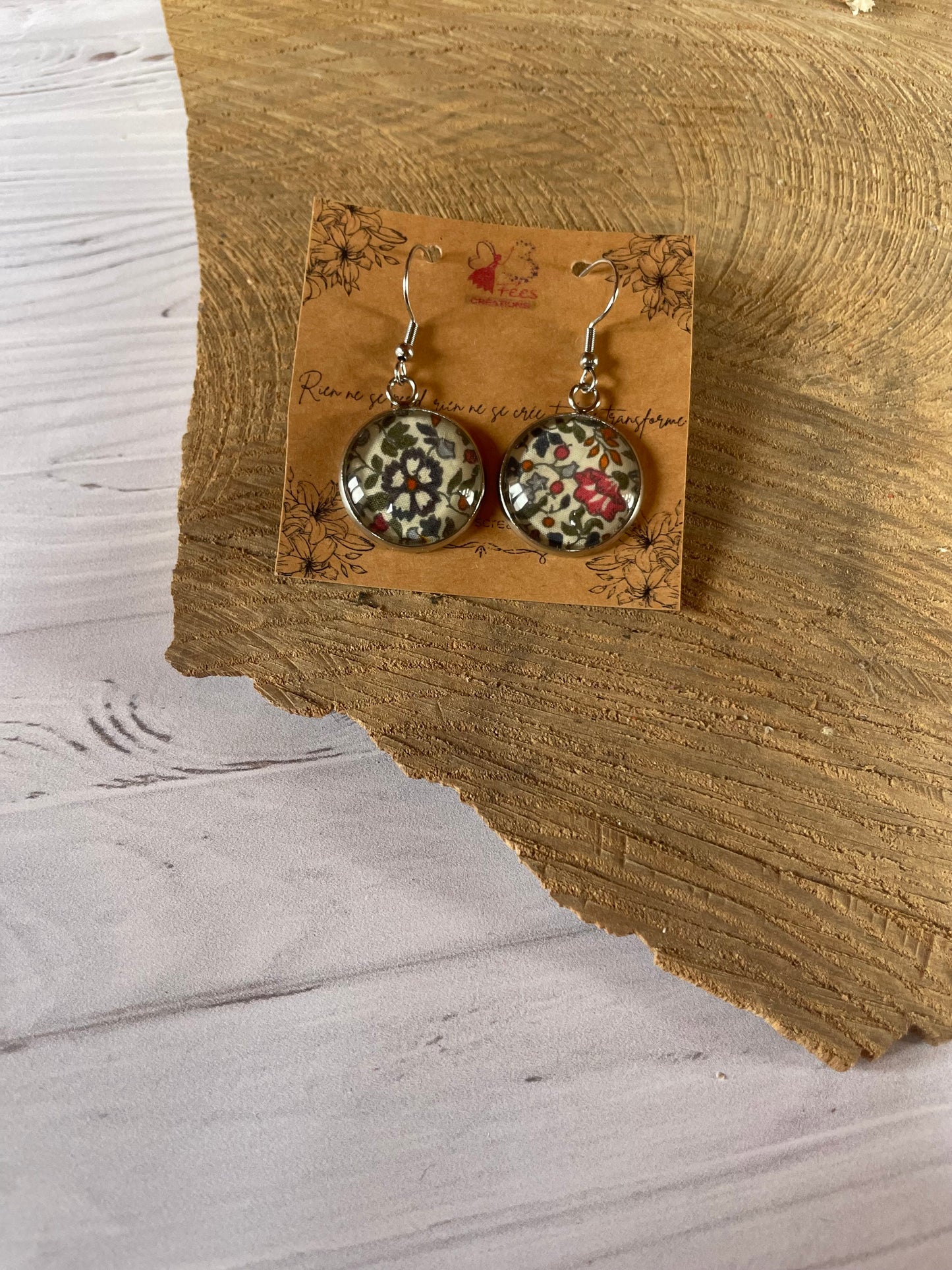 Boucles d'oreilles chute de tissus