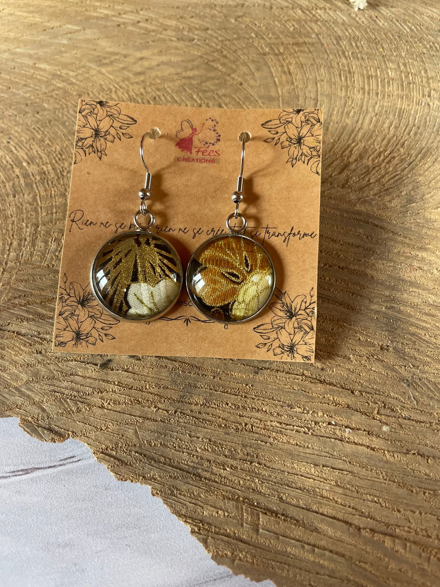 Boucles d'oreilles chute de tissus